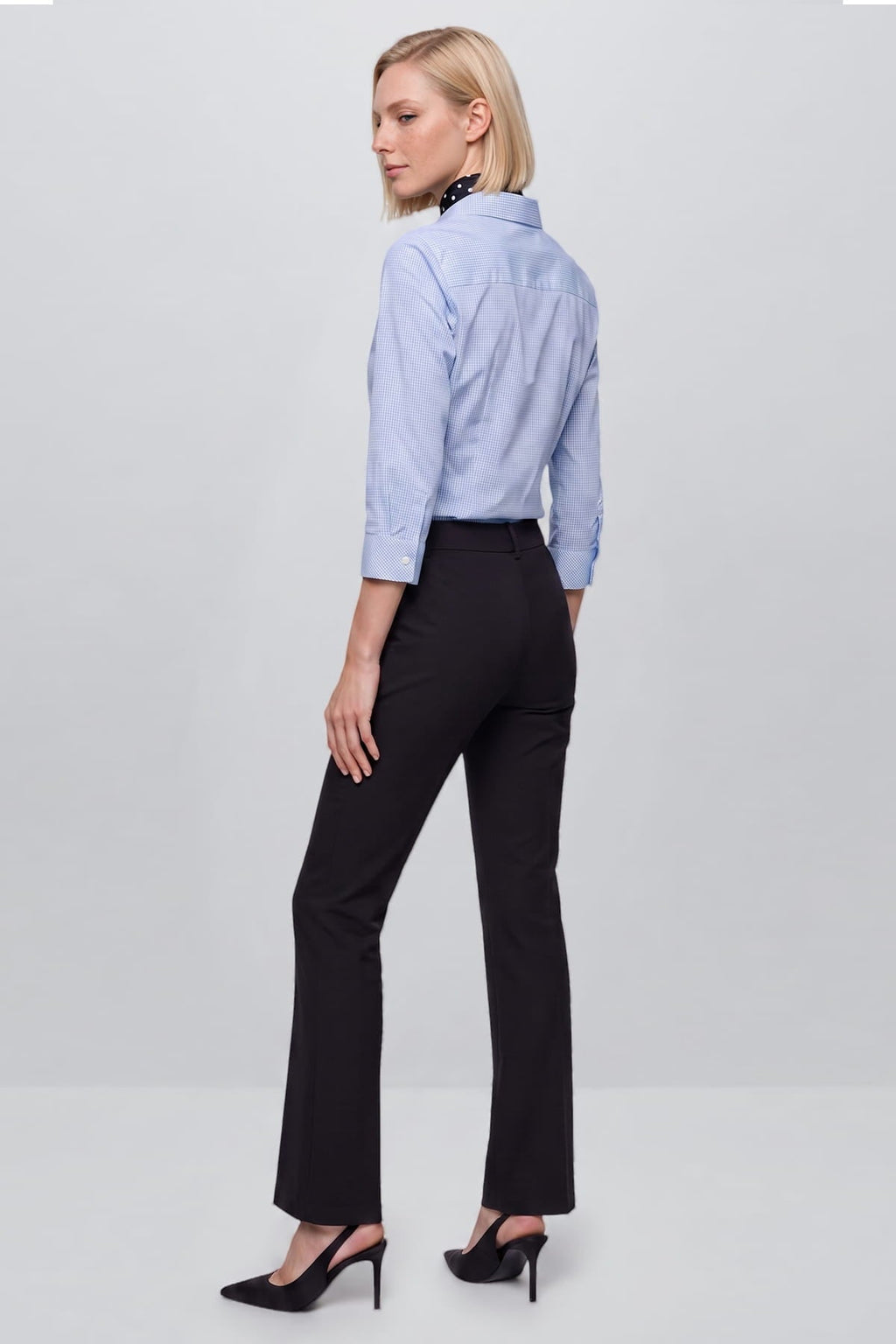 Schwarze Damenhose mit Stretch, gerader Schnitt und Knöchellänge