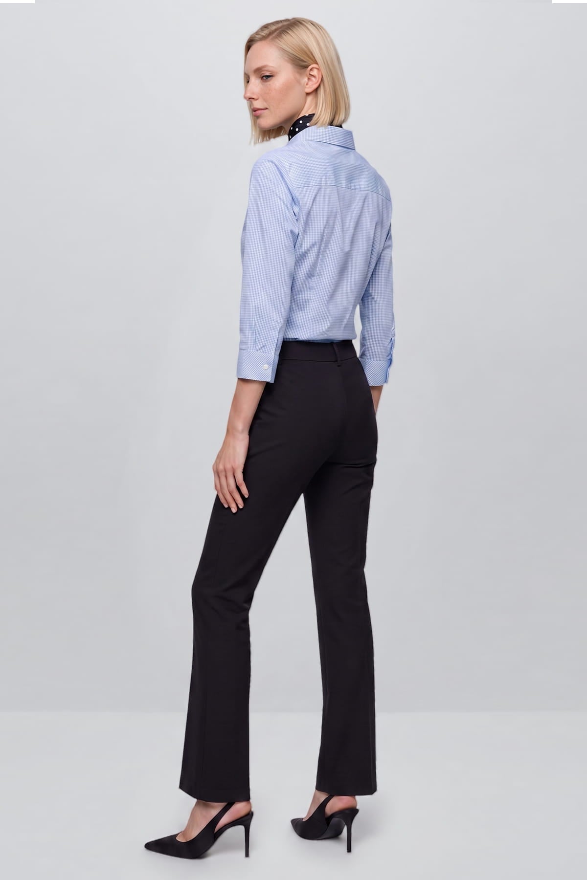 Schwarze Damenhose mit Stretch, gerader Schnitt und Knöchellänge