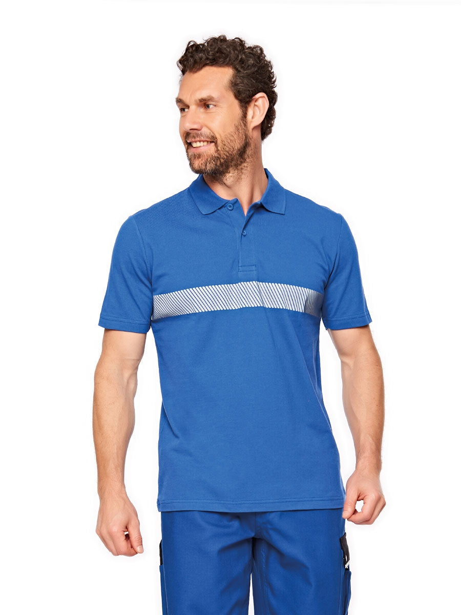 Poloshirt Kornblau mit gestreiftem Mittelstreifen, kurzer Ärmel am Modell