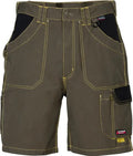 Kurze Cargo-Shorts in Dunkeloliv mit Ziernähten, Taschen und Knopfverschluss