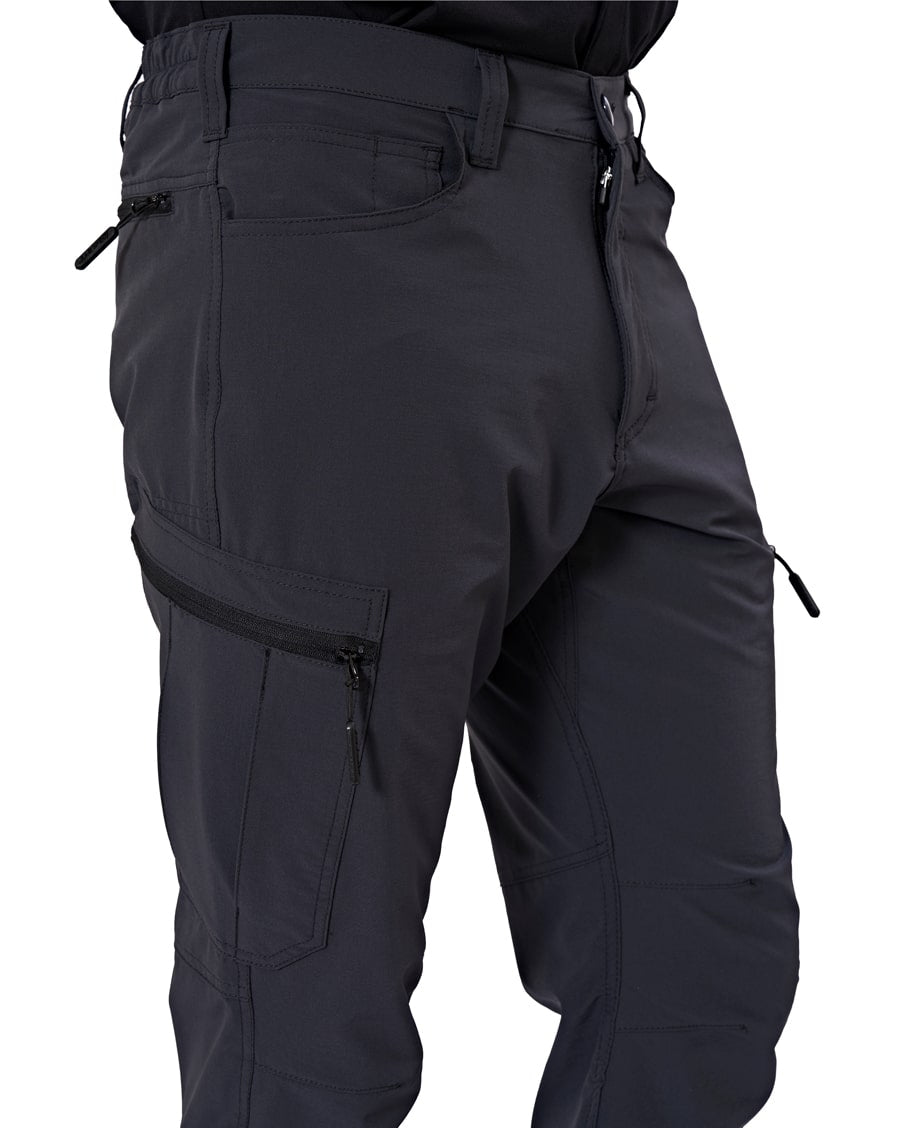 Herren-Outdoorhose dunkelgrau mit Cargotaschen, Gürtelösen und Kordelbund
