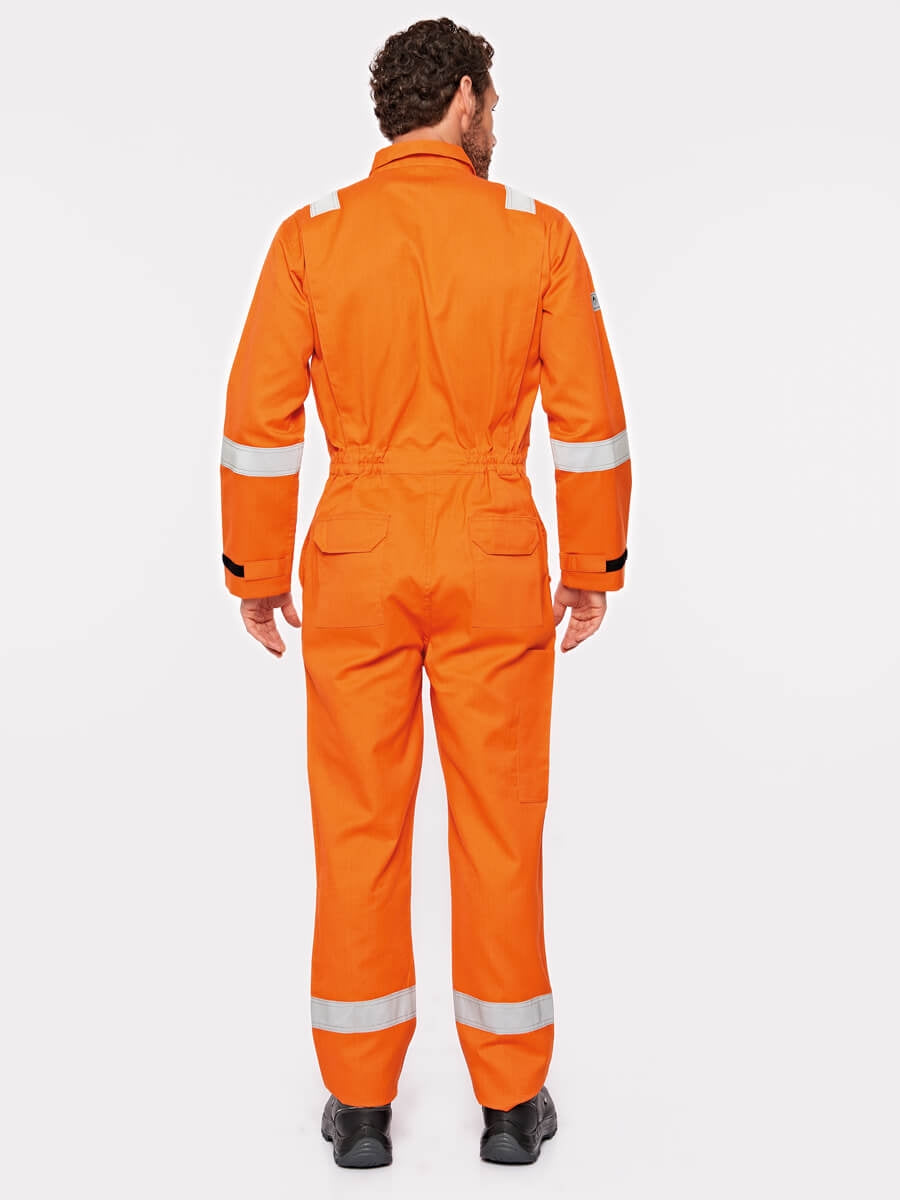 Flammhemmender Overall orange Rückansicht mit Reflexstreifen an Armen und Beinen