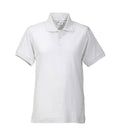Weiße Poloshirt mit kurzem Arm und Knopfleiste, gerippter Kragen.