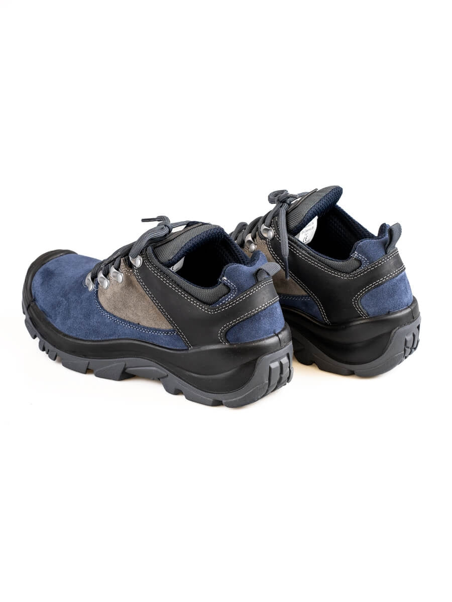 Sicherheits-Halbschuhe hintenansicht, blaues Oberteil, graue Einsätze, feste Profilsohle