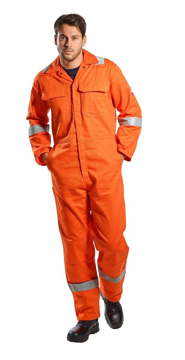 Orangefarbener Overall mit Schulter- und Brusttasche sowie Reflexbändern an Waden