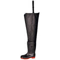 Sicherheits-Hüft-Watstiefel, dunkle Gummistiefel mit Trageriemen und rötlicher Sohle
