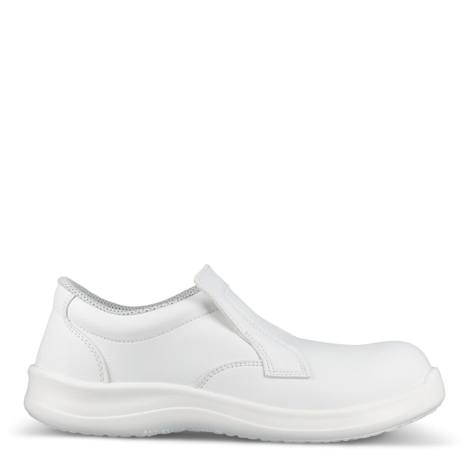 Weiße Slip-On-Slipper mit gepolstertem Rand und breiter Sohle, seitliche Zierkappe